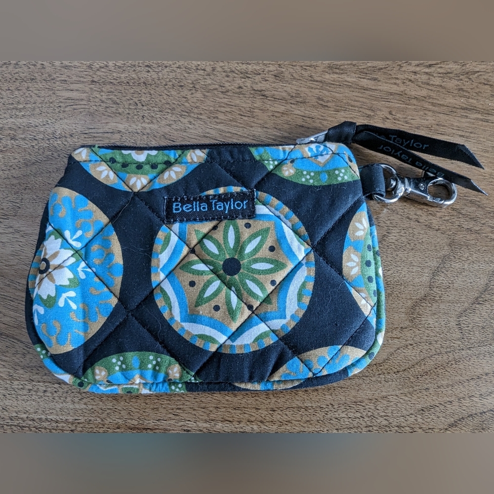 Bella Taylor wallet